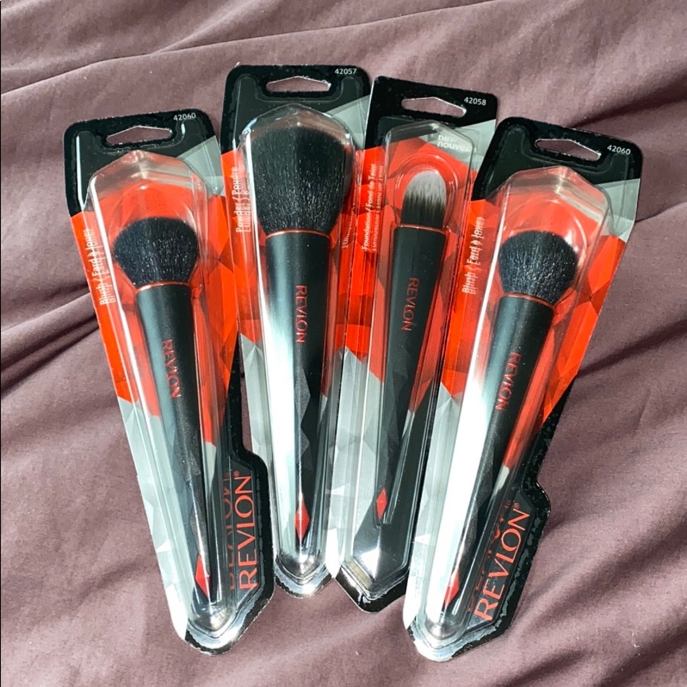 NWB Revlon Makeup Brushes